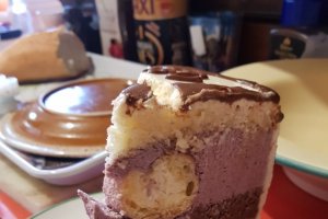 Desert tort cu ciocolata si afine