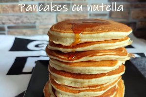 Desert pancakes umplute cu nutella