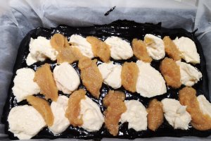 Desert negresa cu gem de gutui si branza
