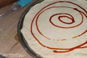 Pizza cu carne tocata