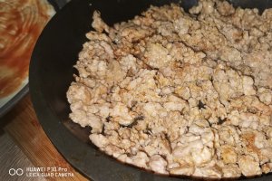 Pizza cu carne tocata