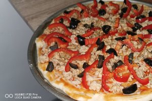 Pizza cu carne tocata