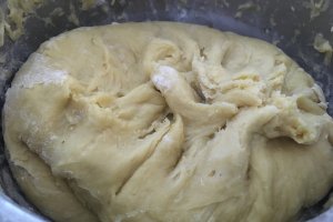 Desert cornuri cu dulceata de smochine