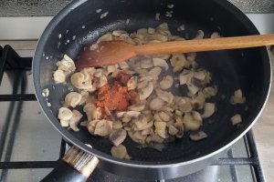 Escalop de porc cu ciuperci brune