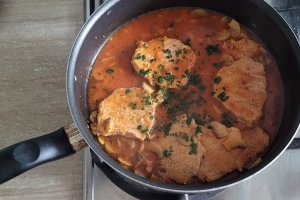 Escalop de porc cu ciuperci brune