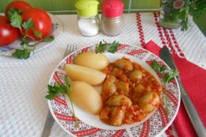 Mancare de ciuperci cu rosii