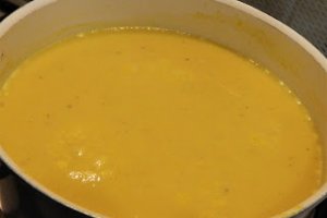 Supa crema de conopida cu linte rosie