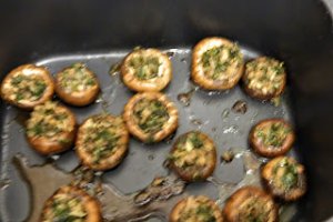 Ciuperci coapte cu verdeturi (de post)
