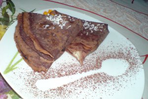 Clatite cu ciocolata si crema de vanilie