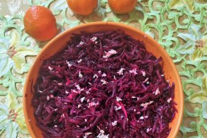 Salata de sfecla rosie cu ghimbir si mandarine