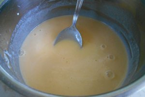 Desert clafoutis cu mere si stafide