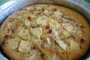Desert clafoutis cu mere si stafide