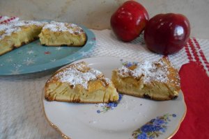 Desert clafoutis cu mere si stafide