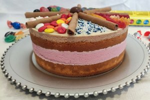 Desert tort cu fructe de padure si ciocolata (bucuria copiilor)