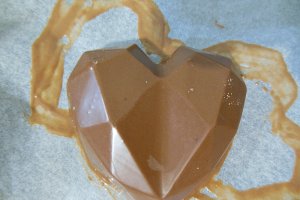 Desert globuri (bombe) de ciocolata calda