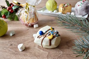 Desert globuri (bombe) de ciocolata calda