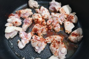 Conopida cu carne de pui, gratinate la cuptor