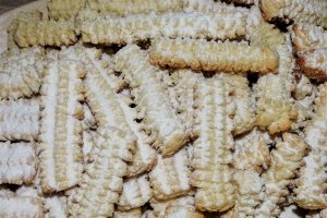 Desert biscuiti spritati sau biscuitii copilariei