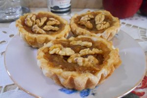 Desert cosulete cu mere si nuci