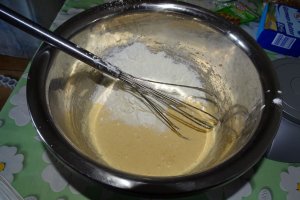 Desert melci cu crema de vanilie si stafide