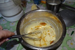 Desert melci cu crema de vanilie si stafide