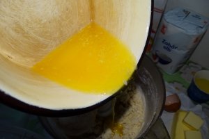 Desert melci cu crema de vanilie si stafide