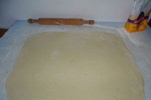 Desert melci cu crema de vanilie si stafide