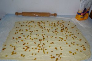Desert melci cu crema de vanilie si stafide