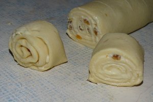 Desert melci cu crema de vanilie si stafide
