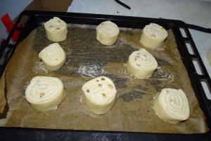 Desert melci cu crema de vanilie si stafide