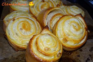 Desert melci cu crema de vanilie si stafide