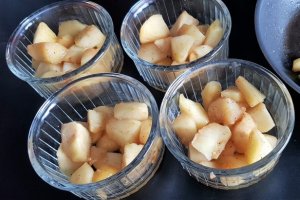 Desert panna cotta cu mere