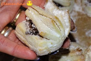 Desert carticele-osanzele cu gem de prune si nuca
