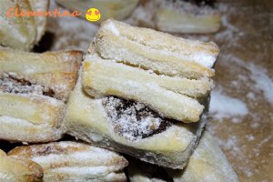 Desert carticele-osanzele cu gem de prune si nuca