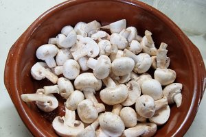 Mini ciuperci la cuptor cu branza de burduf