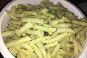 Salata de fasole verde cu piept de pui