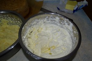 Desert torturi cu crema de fondant si vanilie