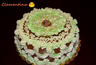Desert torturi cu crema de fondant si vanilie