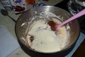Desert tort cu iaurt, mascarpone si piersici