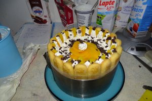 Desert tort cu iaurt, mascarpone si piersici