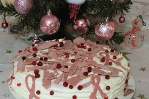 Desert tort cu blat din albusuri si crema de merisoare- reteta nr 900