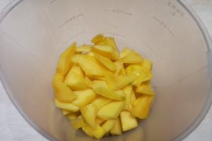 Desert prajitura cu mango si fructul pasiunii