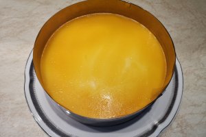 Desert prajitura cu mango si fructul pasiunii
