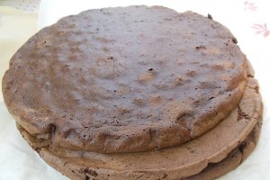 Desert tort cu cafea, cocos si visine