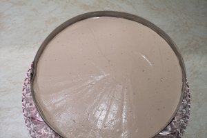 Desert tort cu crema namelaka de mure si ciocolata