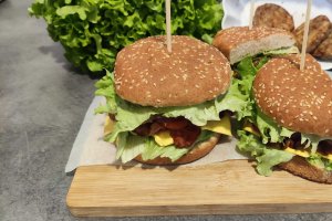Hamburgeri de casa cu chiftele de vita