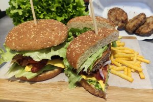 Hamburgeri de casa cu chiftele de vita