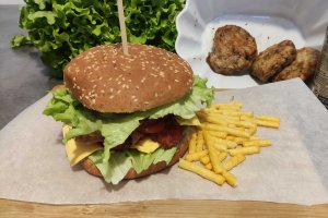 Hamburgeri de casa cu chiftele de vita
