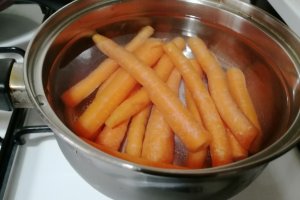 Muschiulet cu bacon si garnitura de legume