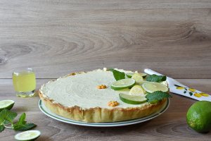 Desert tarta cu crema lime si caramel